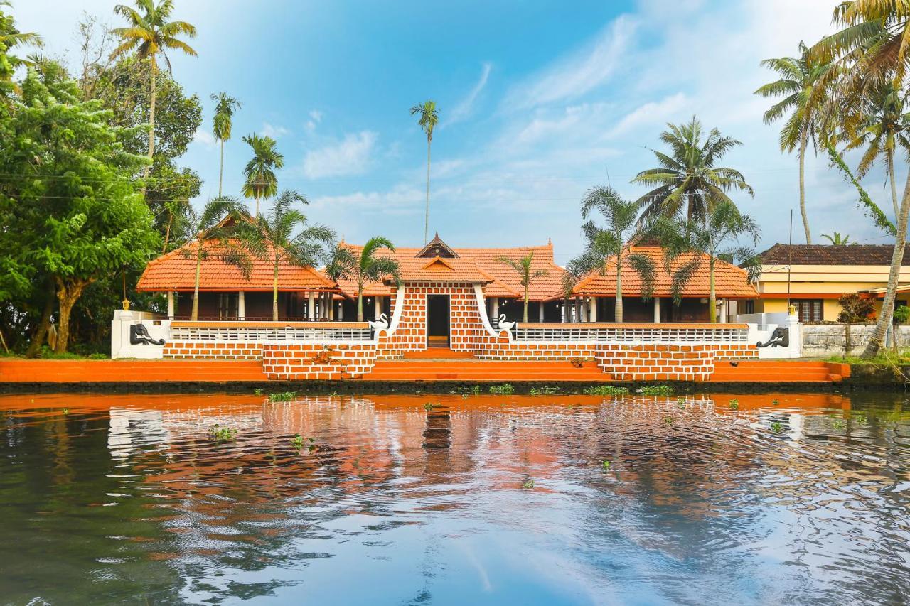 Palmy Lake Resort Alappuzha Extérieur photo