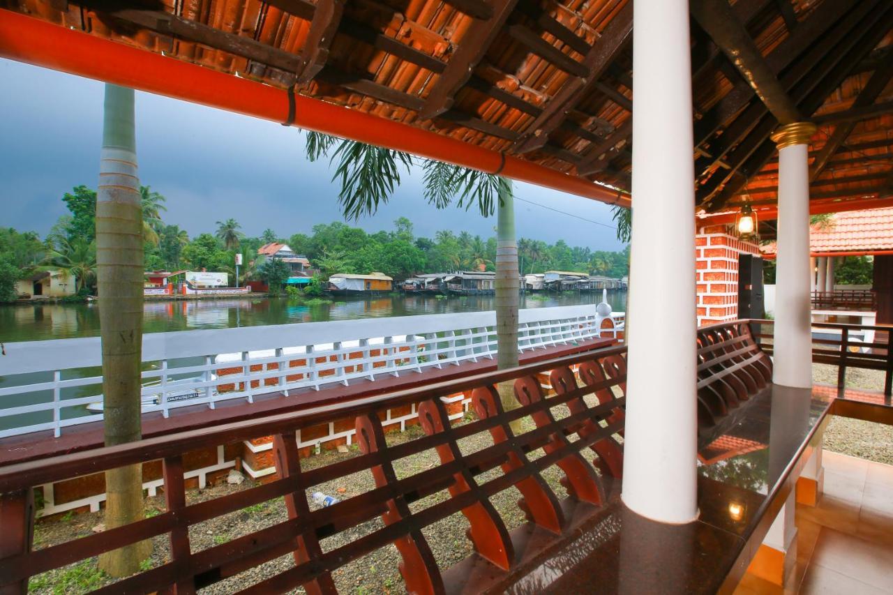 Palmy Lake Resort Alappuzha Extérieur photo